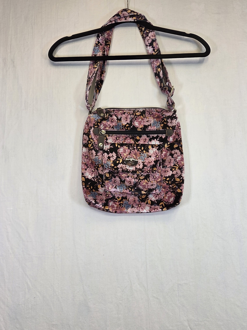 Pink Floral Velvet Look Crossbody Bag Adjustable Strap Gold Tone Hardware. #0444
